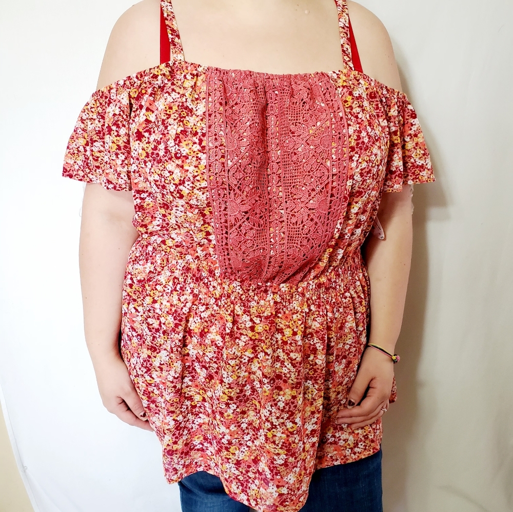 NWT Boutique plus off the shoulder top